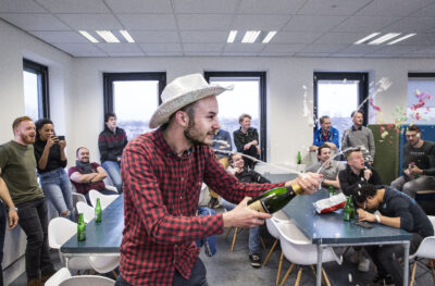 Evelien Veenman: Hoe bespaar je geld door te investeren in werkgeluk?